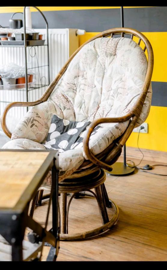 Gee Is Sharing Her Home Liège Exterior foto